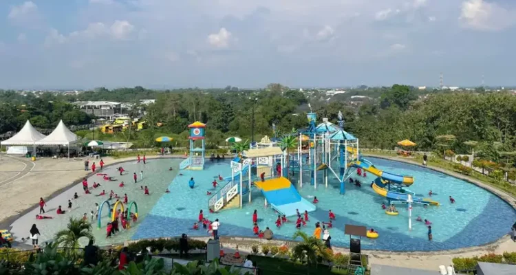 Rekomendasi Kolam Renang Keluarga di Solo, Tempat Favorit Anak Bermain Air dan Belajar Berenang
