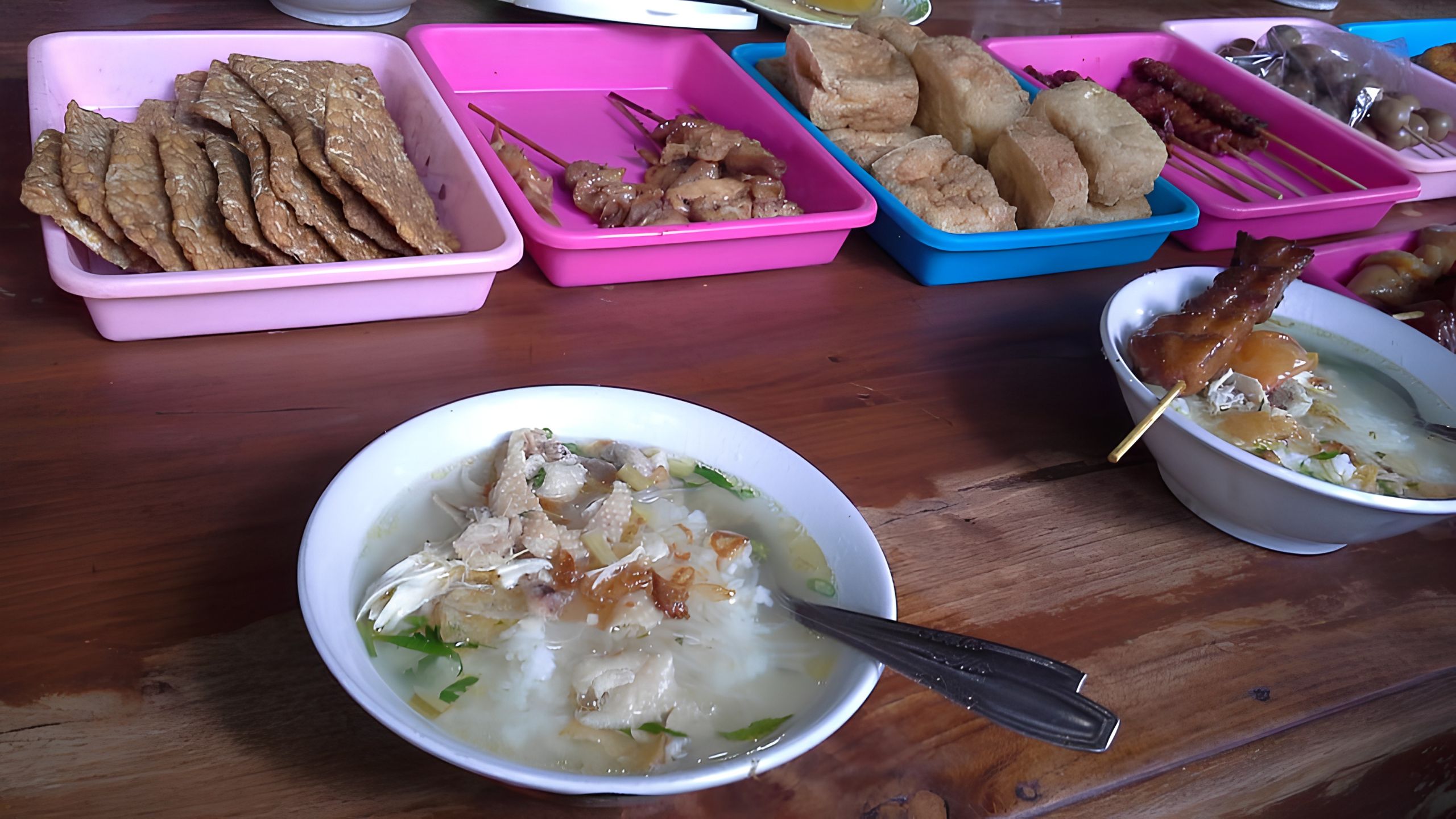 Soto Ayam Gading Solo, Perpaduan Kuah Hangat dan Daging Ayam yang Menggugah Selera