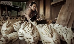 Kerajinan Topeng Solo, Karya Seni Tradisional yang Memikat Perhatian