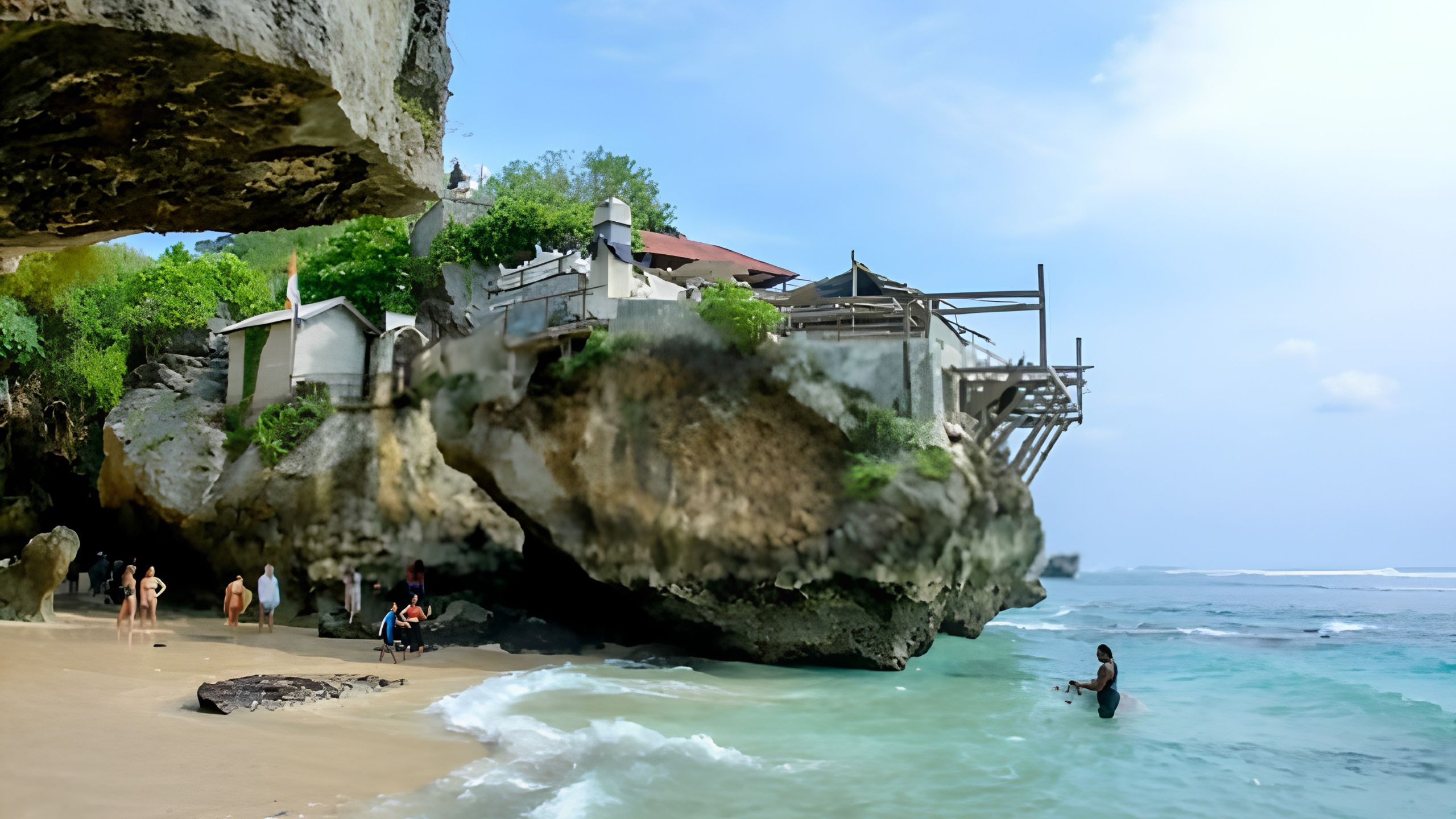 Jelajahi Pantai Uluwatu, Destinasi Wisata Alam yang Wajib Masuk Bucket List