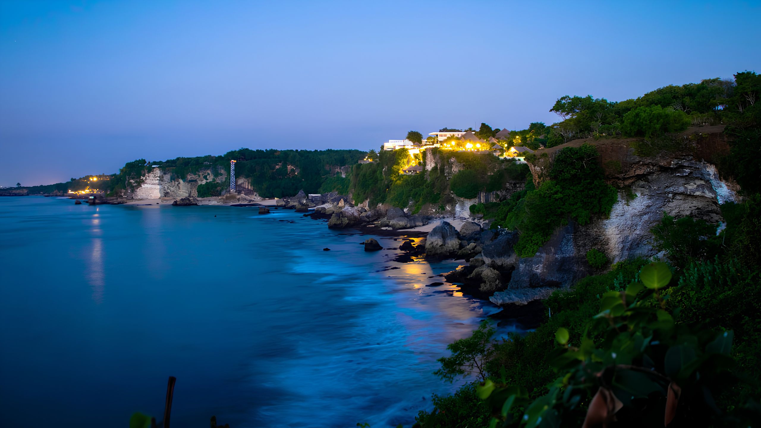 Pantai Uluwatu, Surga Wisata Alam yang Tak Pernah Membosankan