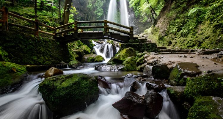Grojogan Sewu Tawangmangu, Surga Wisata Air Terjun yang Wajib Dikunjungi Saat ke Solo Raya
