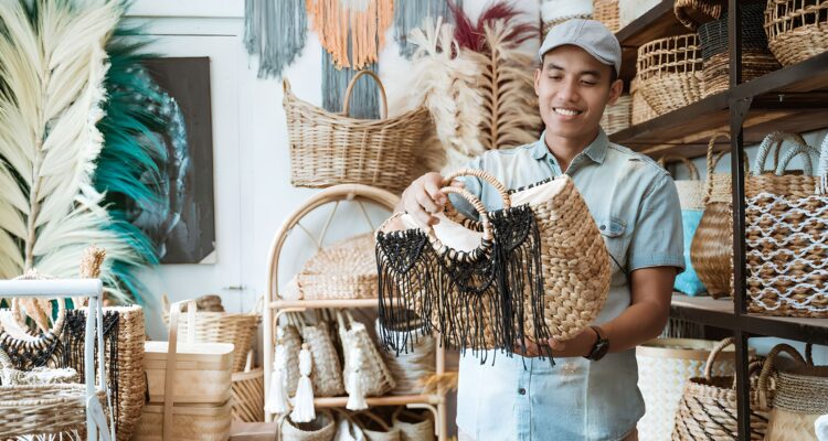 Rekomendasi Kerajinan Khas Joglosemar yang Cocok Dijadikan Suvenir