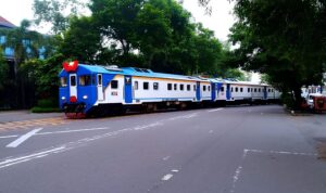 KA Batara Kresna Solo–Wonogiri Viral Berkat Tarif Murah Rp4 Ribu