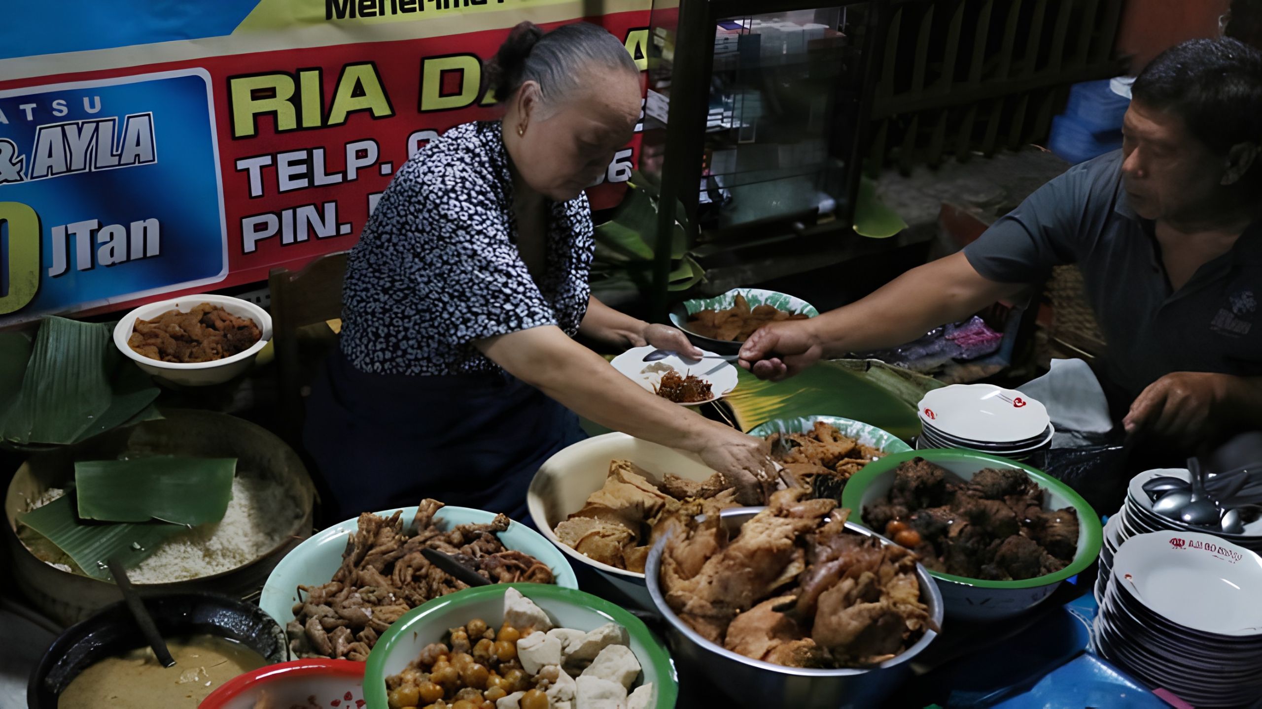 Gudeg Ceker Bu Kasno, Kuliner Malam Legendaris di Solo
