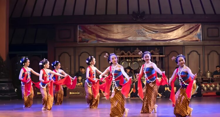 Tari Gambyong Khas Surakarta: Sejarah, Filosofi, dan Pesona Gerakannya