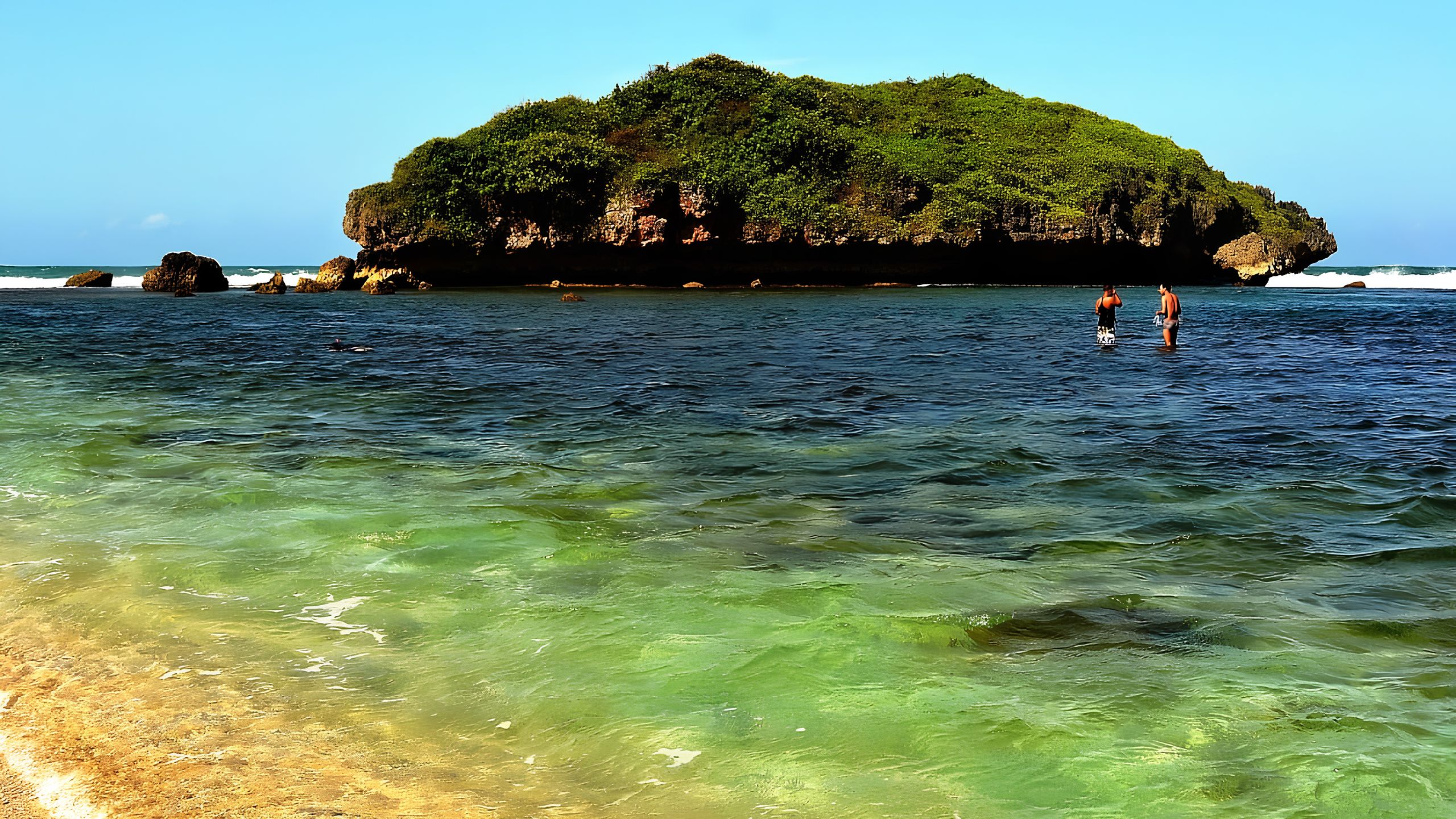 Waktu Terbaik Berkunjung ke Pantai Sadranan