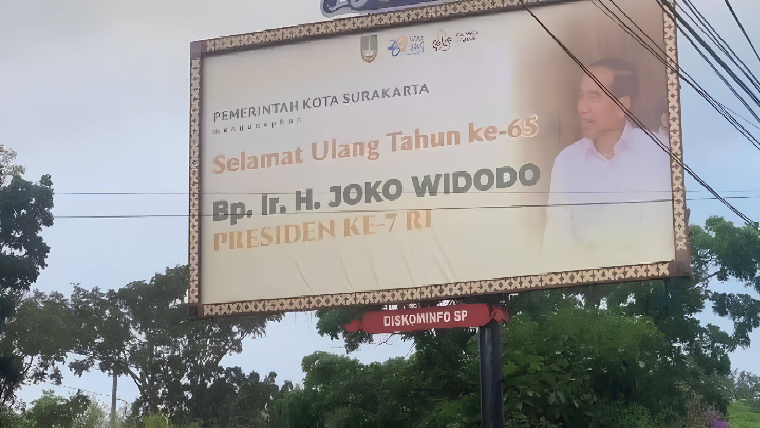 Wali Kota Solo Terseret Polemik Pemasangan Baliho Ulang Tahun Jokowi