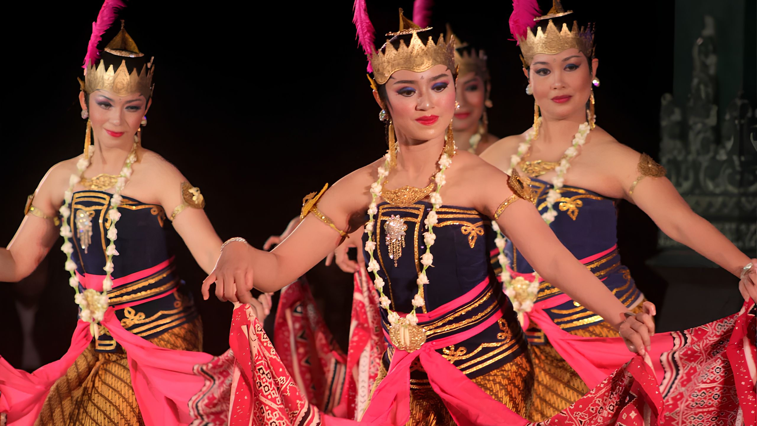 Iringan Gamelan yang Menambah Nuansa Sakral