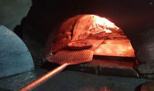 Pizza Tungku Makutha Sukses Menghidupkan Kenangan Masa Kecil Tiara
