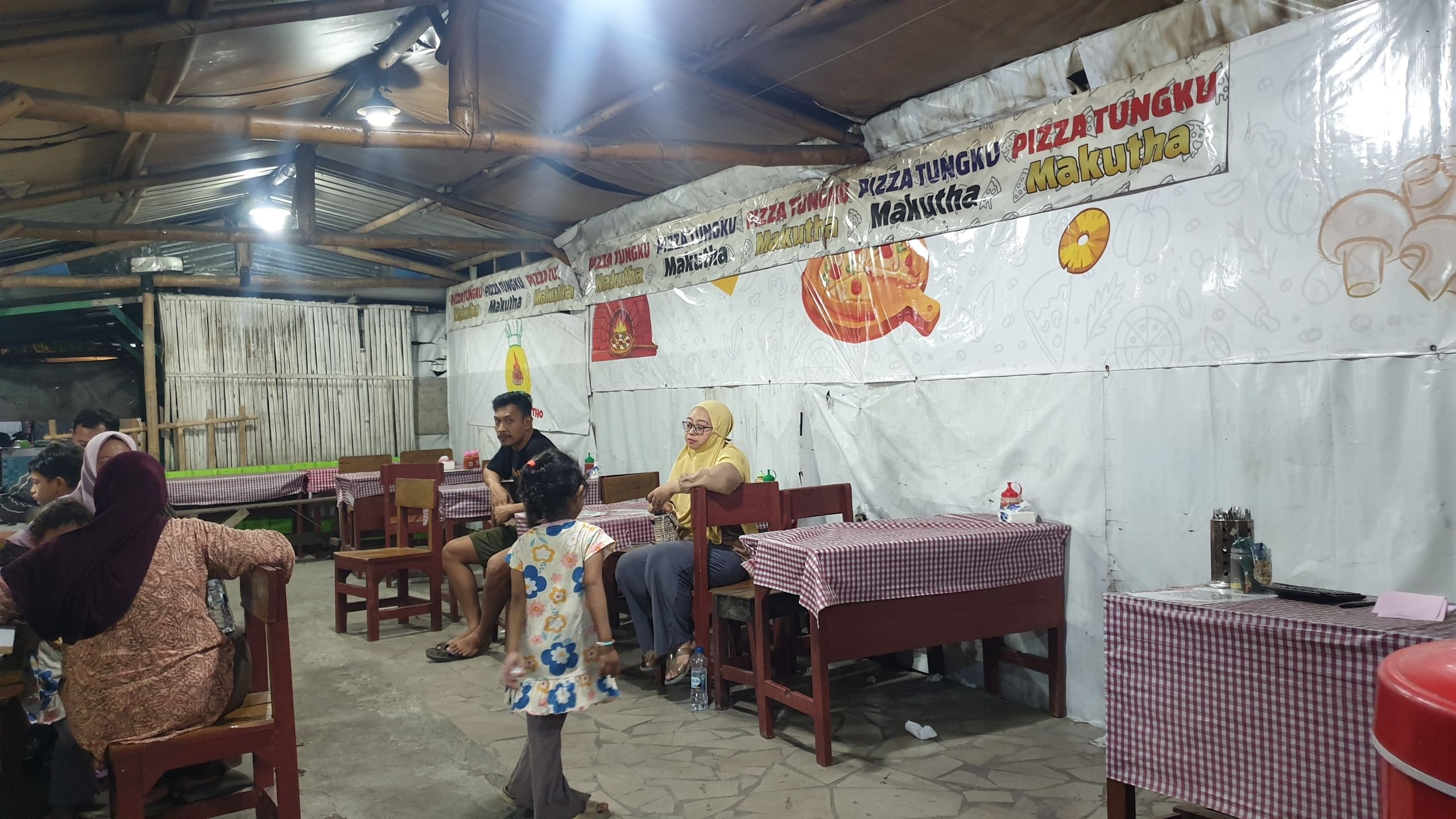 Proses Memasak Menjadi Daya Tarik Pengunjung