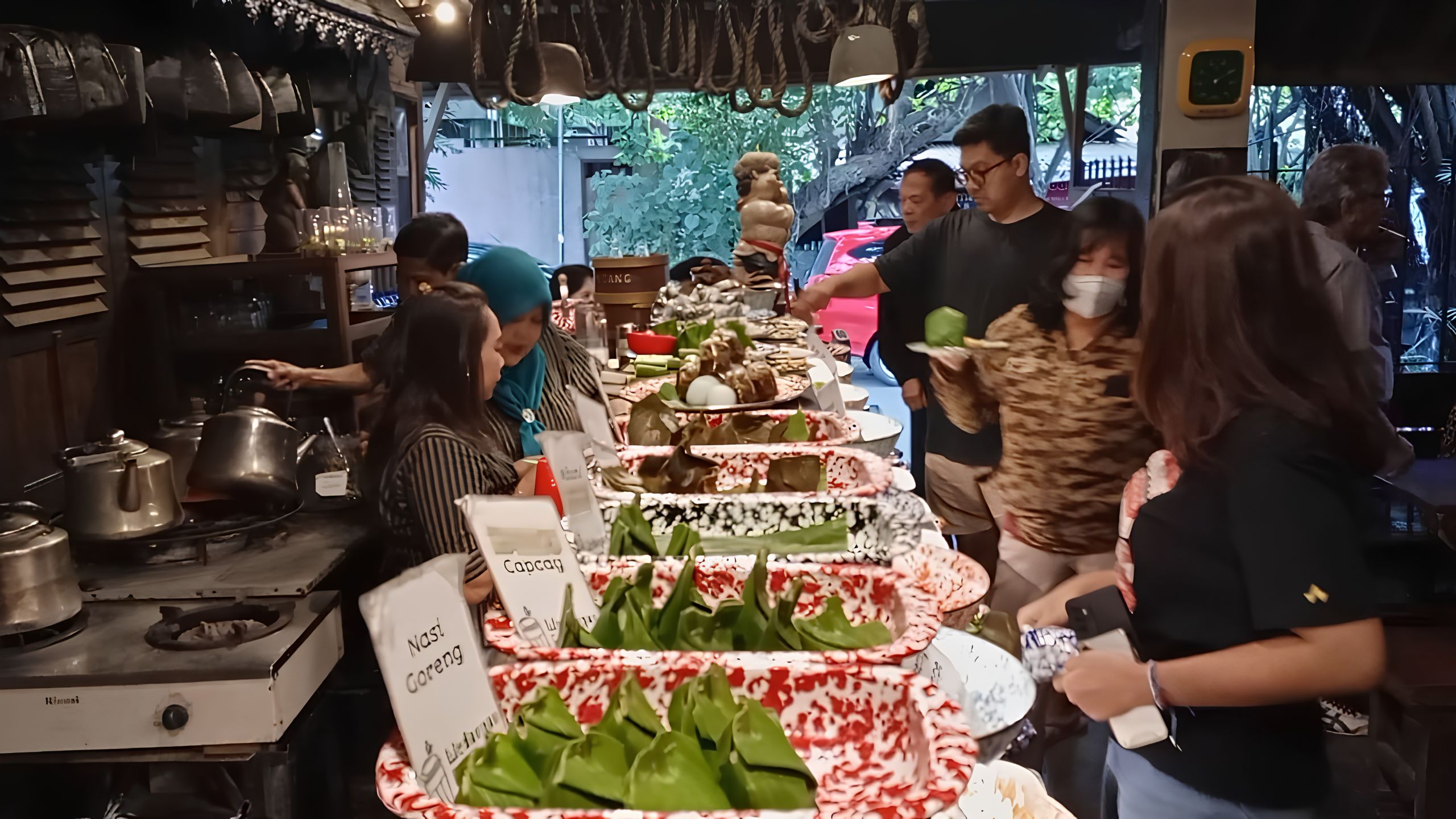 Pilihan Makanan Bergaya Wedangan Tradisional