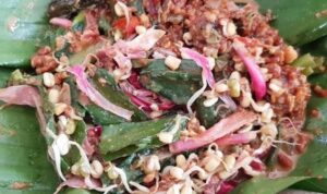 Pecel Gendar Solo, Perpaduan Sayuran Segar dan Bumbu Kacang Lezat