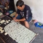 Kerupuk Karak, Camilan Tradisional yang Tetap Digemari Hingga Kini