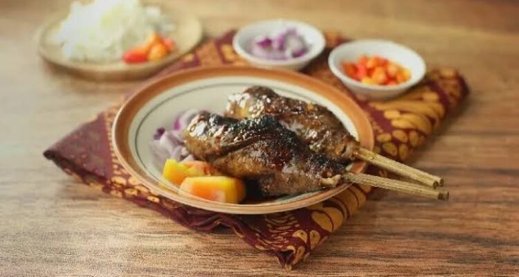 Sate Buntel Solo, Hidangan Daging Cincang dengan Cita Rasa Istimewa
